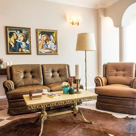 Vitosha Street 2 Bedroom Apt *